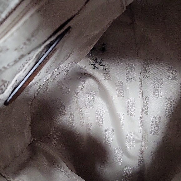 Authentic Michael Kors Satchel - Picture 5 of 9